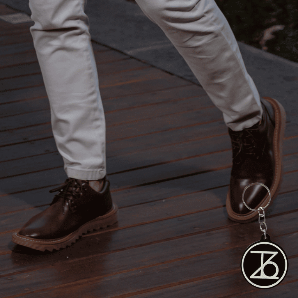 Sapato Social Oxford Luca Tratorado Confortável Masculino Social Brogue + Brinde Chaveiro Thézb