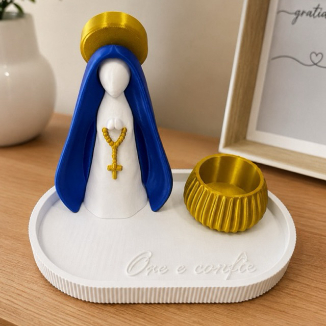 Kit Decorativo Nossa Senhora Aparecida com Vela LED | Enfeite Religioso para Sala, Quarto e Escritório