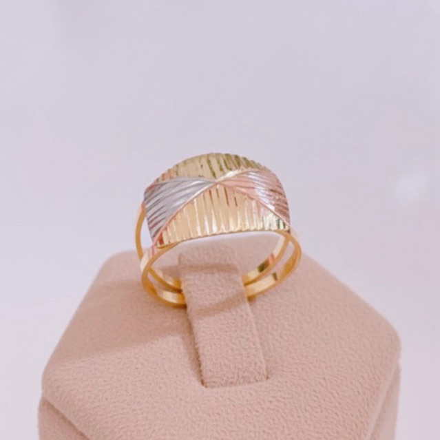 ANEL DELICADO TRÊS OUROS BANHADO A OURO 18k