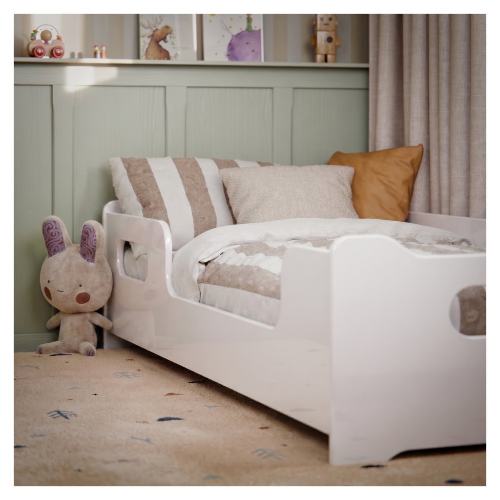 Cama Infantil Montessoriana Baixa Para Colchão Com Grade Lateral De Segurança Pa