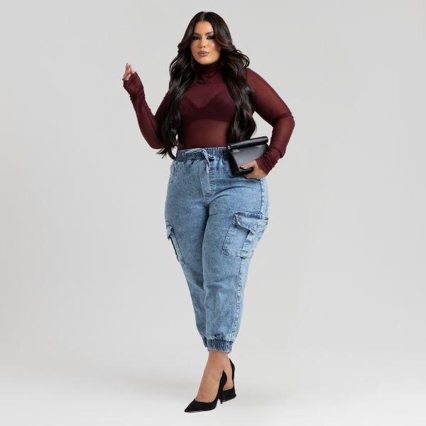 calça jeans elástica cargo modeladora feminina plus size cintura alta com lycra top