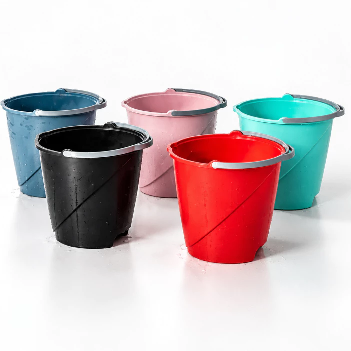 Kit de Baldes Plásticos Multiuso Coloridos – Alta Resistência, Leves e Ideais para Limpeza, Casa