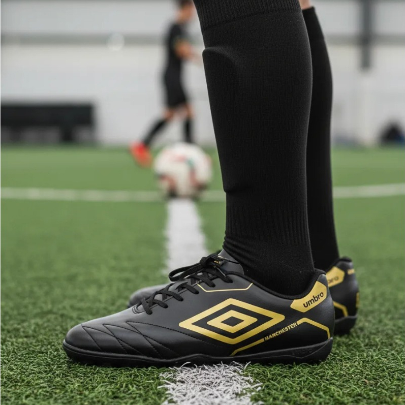 Chuteira Society Masculino Umbro Manchester Original Chuteira Futebol de Society Campo Sintético · foto 2