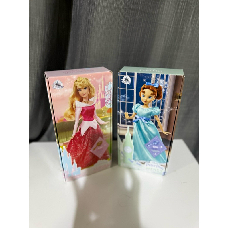 Boneca Wendy E/OU Aurora (Peter Pan) (A Bela Adormecida) com escovinhas originais Disney Store (50)