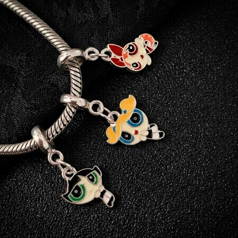 Berloque super poderosas melhores amigas banhado a prata lindinha florzinha docinho best friends em Oferta na Shopee