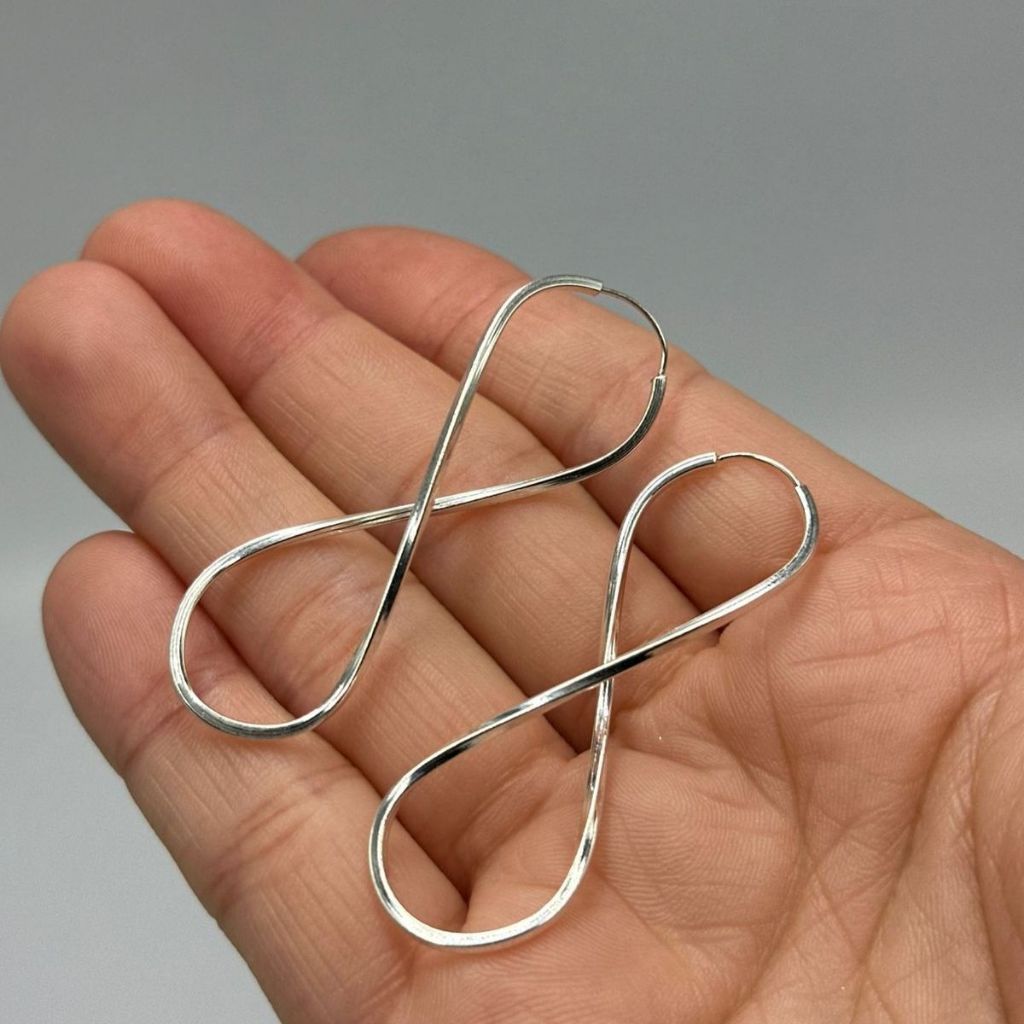 Argola Feminina de Prata 925 Infinito Fio Quadrado