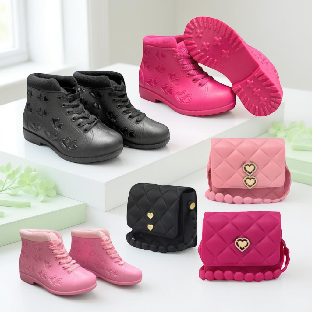 Conjunto Infantil Feminino Bota com Bolsinha Coração Confortável Impermeável Clique & Leve
