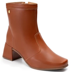 Bota Feminina Lumiss Bico Quadrado Salto Bloco Baixo Cano Curto Caramelo