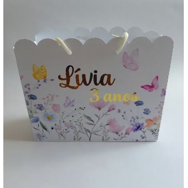 Kit 15 sacolinhas surpresa Jardim  Encantado Borboletas lembrancinhas personalizadas com detalhe no nome em foil dourado