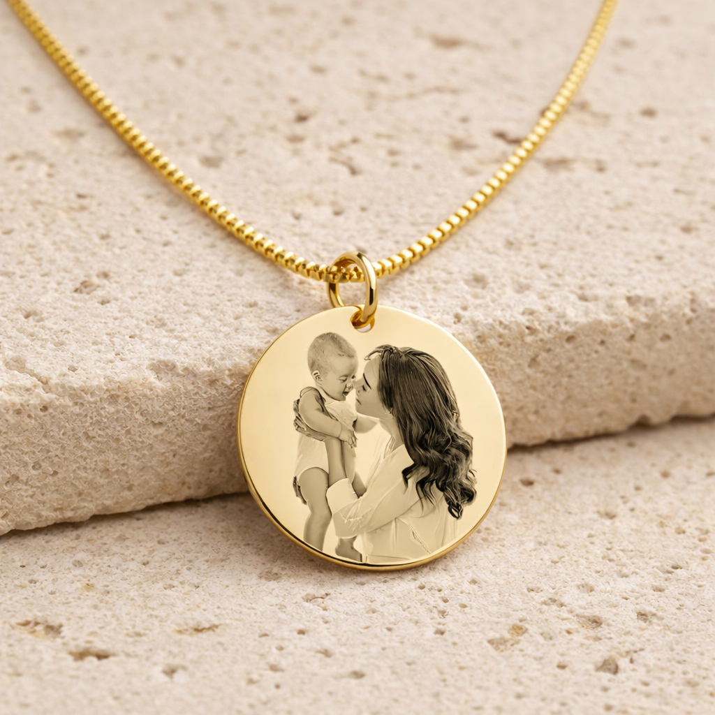 Colar cordão feminino pingente personalizado com foto gravação e nome banhado a ouro 18k Namorados