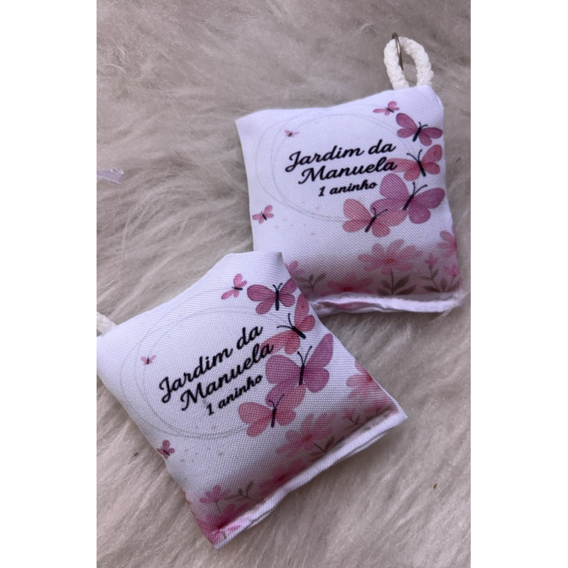 Chaveiro Personalizado Almofada Jardim das Borboletas Lembrancinha Aniversário Infantil