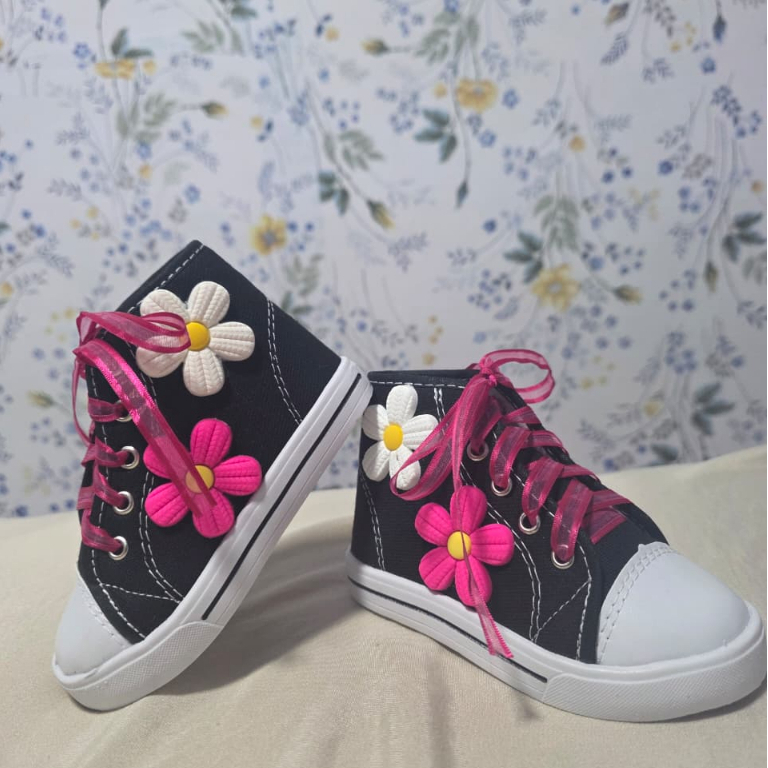 Tênis Infantil para meninas Preto, Pink ou Branco com Flores – Escola, Festas, Aniversários