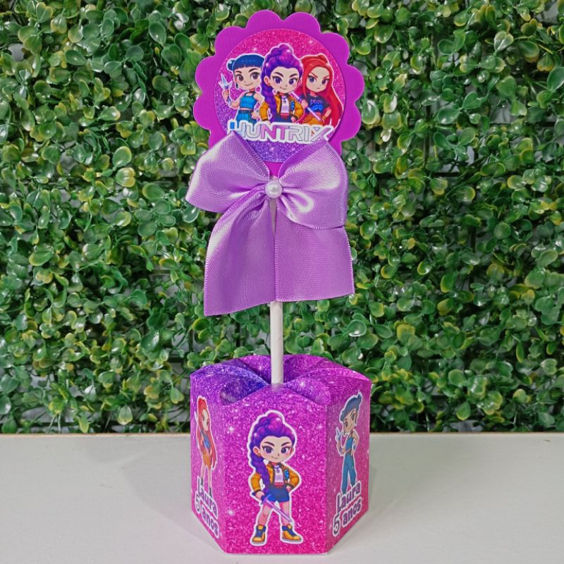 10/25 MINI CENTRO DE MESA GUERREIRAS DO KPOP (PEGUE E MONTE)CAIXA SEXTAVADA FESTA LEMBRANCINHA ANIVERSÁRIO PERSONALIZADA