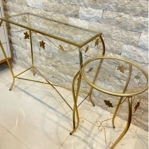 Aparador Retangular 60cm com Vidro + Mesa Lateral Redondo 40cm de Diametro em Ferro Dourado com Tampo de Vidro Decor