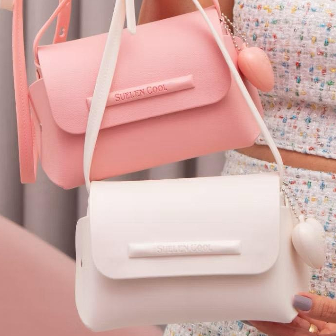 Bolsinha Feminina Pequena Suellen com Coração – Clutch, Necessaire Porta Maquiagem