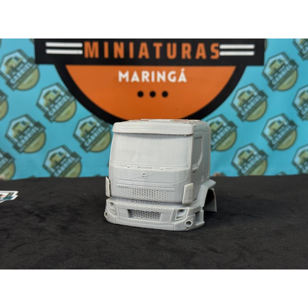Cabine resina 3D Volvo VM 330 miniatura escala 1:32