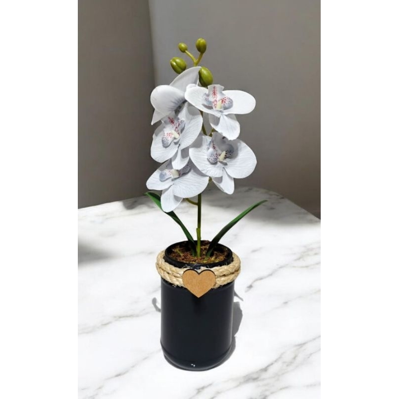 Arranjo artificial de orquídea com vaso de vidro de 500ml, centro de mesa, aparador, estante e outros.
