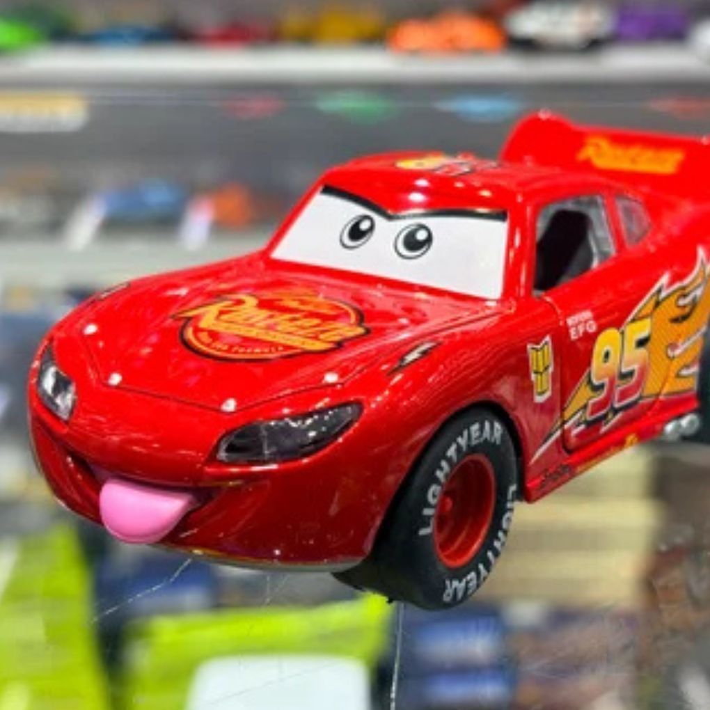 Disney Pixar Carros Carrinhos Diecast de Metal 1:32  Relâmpago McQueen Brinquedo Colecionável para Crianças