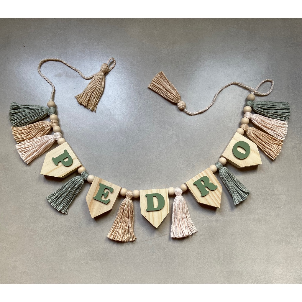Portamaternidade de tassel personalizado com nome varal de madeira com nome varal de tassel