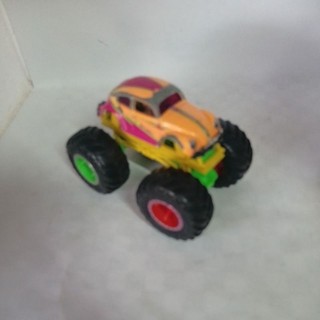 pintura descascada hot wheels monster truck fusca