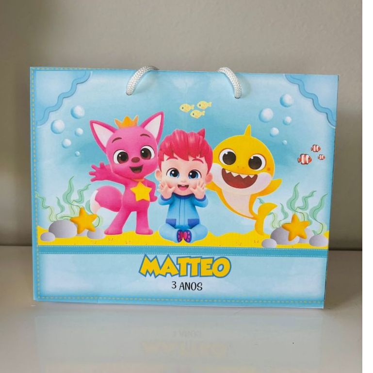 Sacolinhas personalizadas PEGUE E MONTE Bebefinn Babyshark Tamanho M lembrancinha aniversário infantil