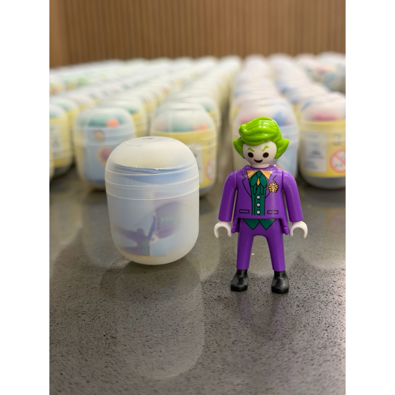Boneco Playmobil DC Kinder Ovo Colecionável