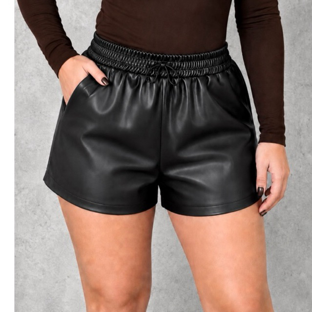 Short couro fake ecológico courino com bolsos laterais
