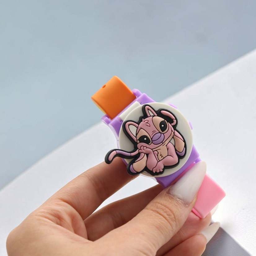 Relógio Infantil Digital Stitch com Tampa Personagem Pulseira Silicone Colorida