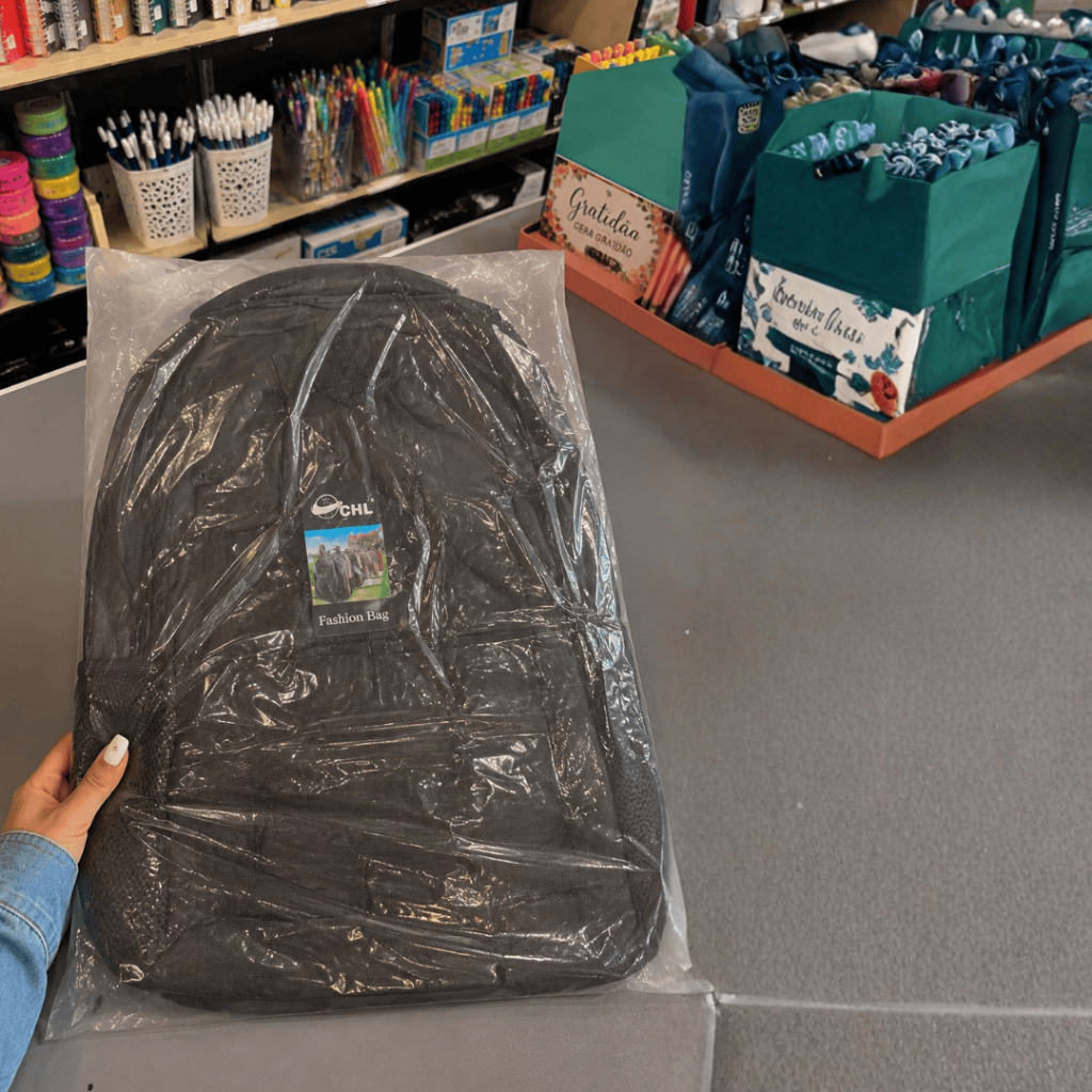Mochila CHL Preto Esportiva Escolar com zíperes e bolsos laterais lacrada
