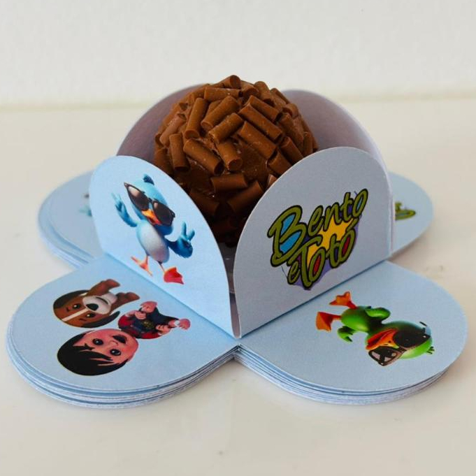 Forminha Personalizada no tema Bento e Totó Azul Desenho | Doce Brigadeiro | Aniversário | Feliz Aniversário | Parabéns