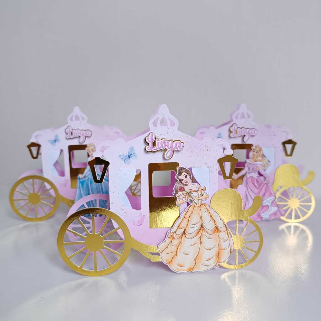 Personalizados de luxo princesas | Caixa carruagem princesas | Lembrancinhas para festas e aniversários