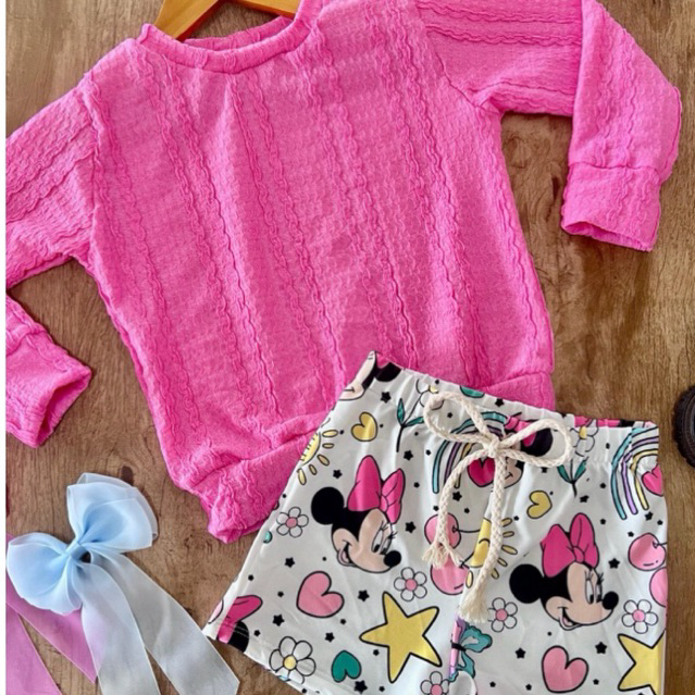 Conjunto Infantil Disney Minnie Menina Blusa Texturizada Short Estampado Algodão Confortável Tam 8 a 10 Anos