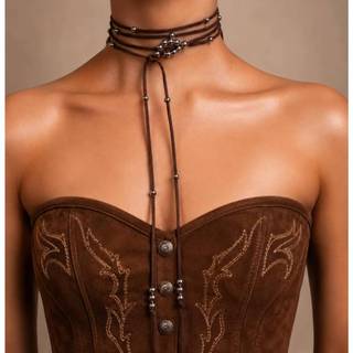 Colar Country com Bolinhas em Couro Camurça Macia Cowgirl Moda Elegante Chic Choker
