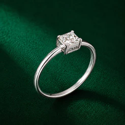 Anel Moissanite Quadrado 4,6mm Detalhe Infinito Prata 925 Sofisticado