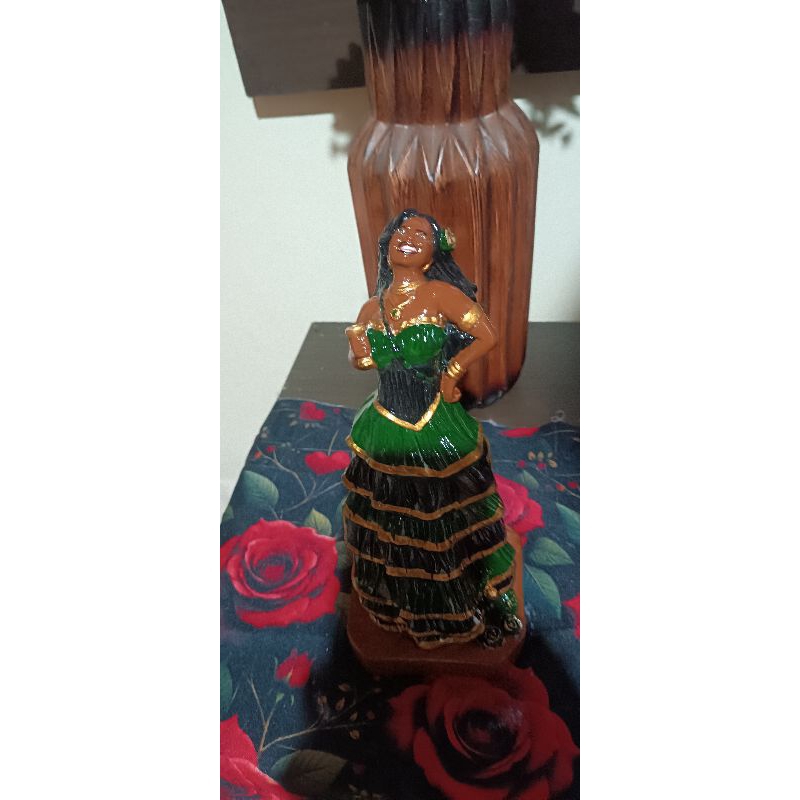 pomba gira da figueira ,da mata  , calunga,Padilha, sete saias ,cigana etc.. para batismo
