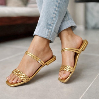 Sandália Flat Feminina com Faixas Entrelaçadas