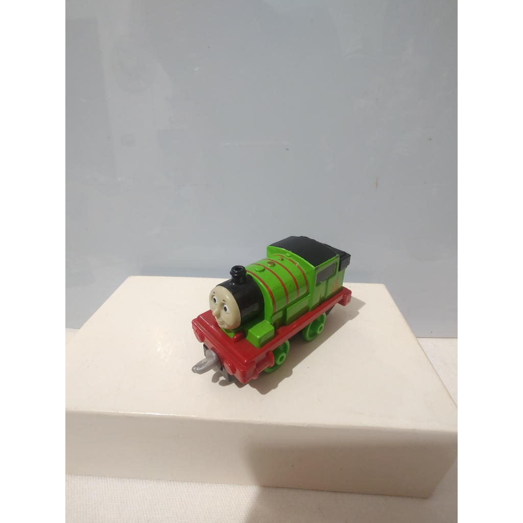 Miniatura Locomotiva Percy de Ferro de Thomas e Seus Amigos Mattel – 6cm