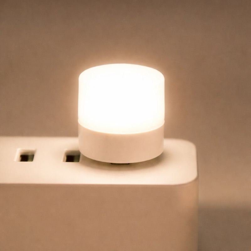 Mini Lâmpada LED USB Portátil Luz Noturna Branco Quente 1W Compacta