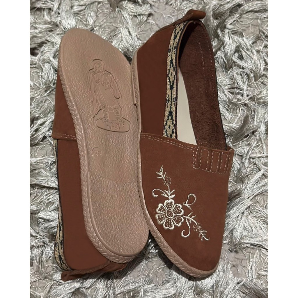 Alpargata feminina com bordado de flores conforto e tradição Evercost