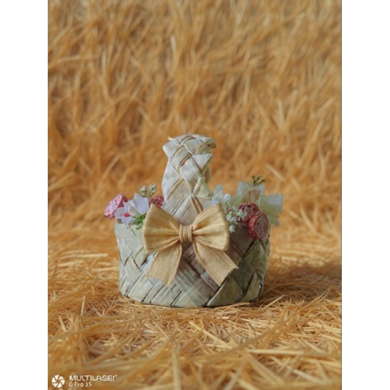 Kit 10/peças Mini cestinhas de palha/ - Lembrancinhas / Artesanato em geral