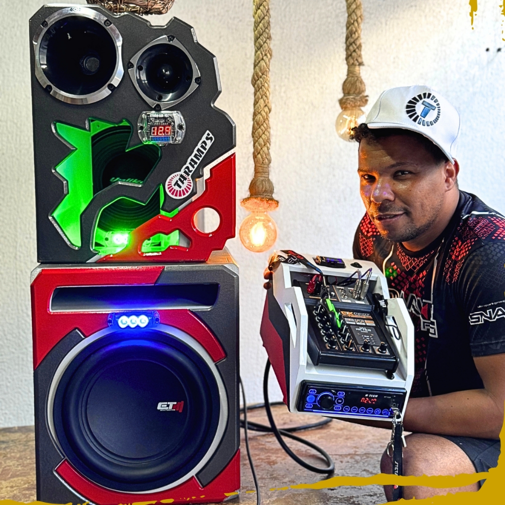 Caixa Bob Torre Som Automotivo 12" E 10" Polegadas Rack móvel e Mesa de Som Modelo Bob Pintura Automotiva