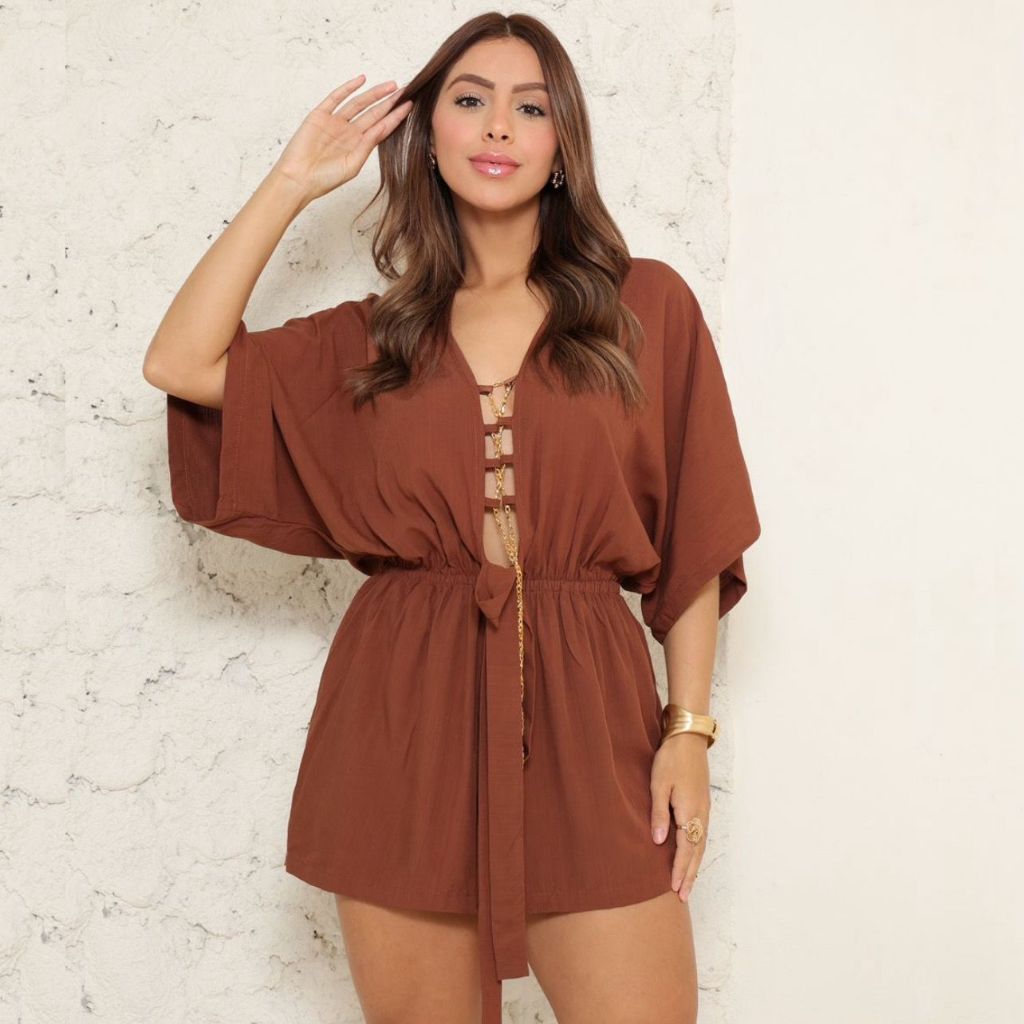 Macaquinho Feminino Curto Viscolinho Plus Size Decote Trançado de Corrente
