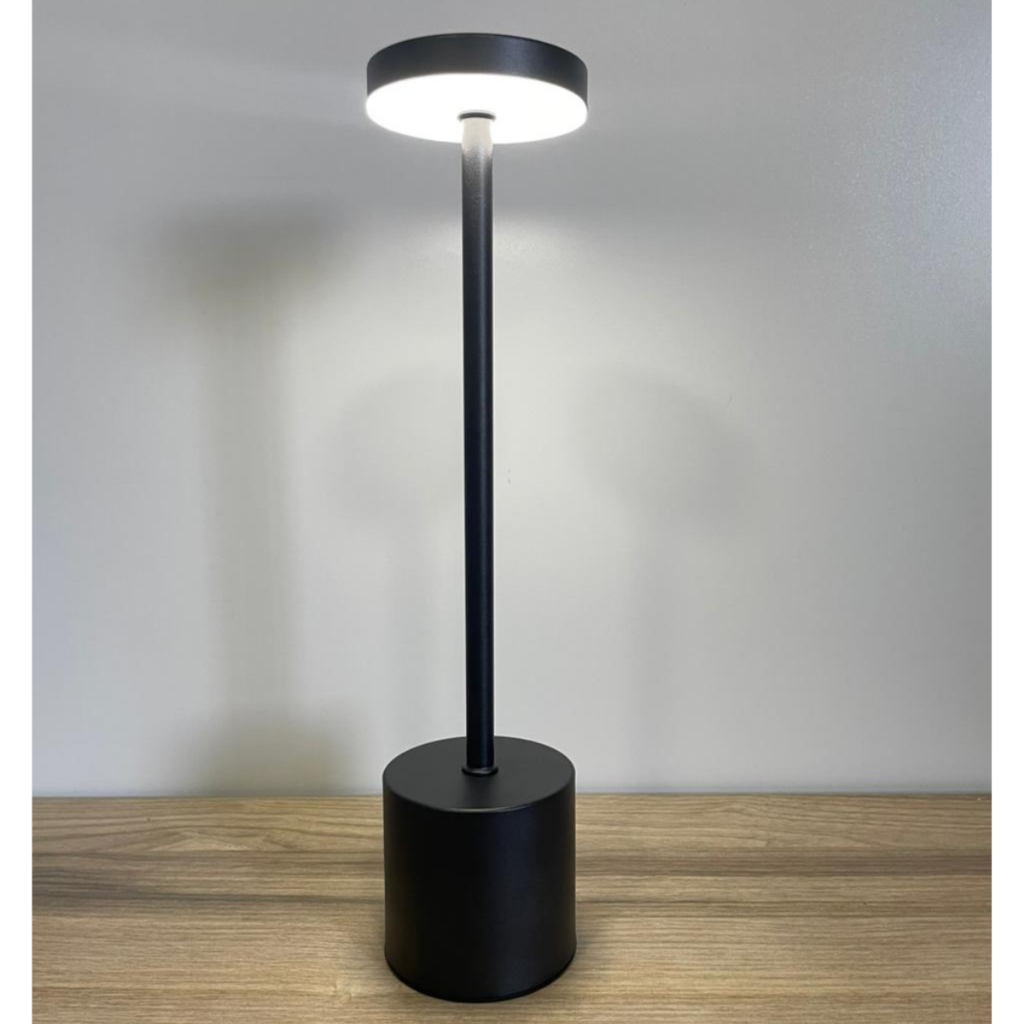 Abajour de Mesa LED Escritorio Led Touch 3 Cores Recerrágavel USB Luminária Lampada Metal Fashion