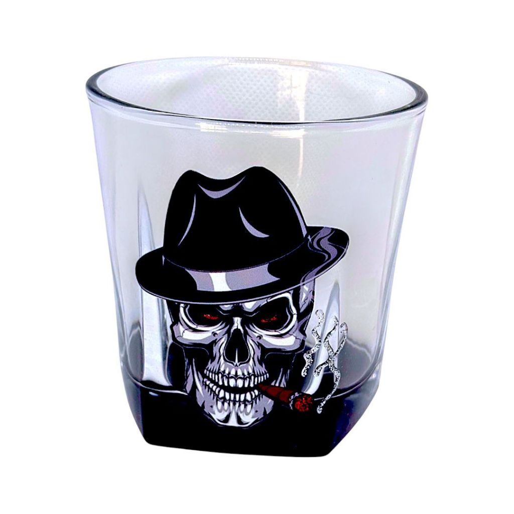 Copo de Vidro Exu Chapeu , Charuto e Caveira Para Ritual Umbanda Oferenda Taça Whisky Fundo Preto