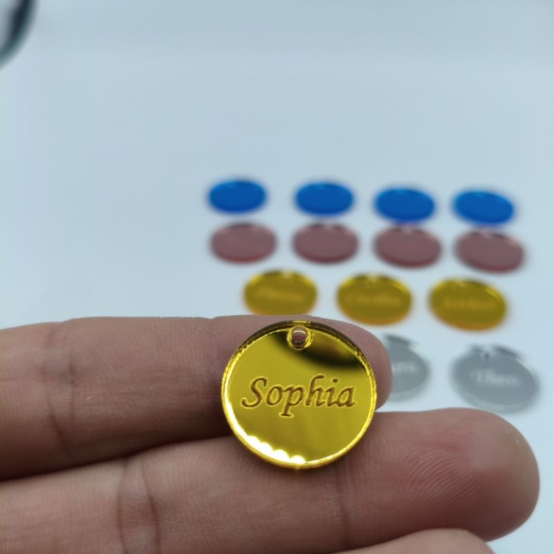 Tag Personalizada Acrílico Espelhado 2cm Etiqueta Aplique Nome Logo Marca Roupa em Oferta na Shopee
