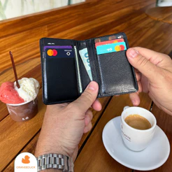 Carteira Masculina em Couro Legítimo Slim com sistema Antifurto RFID Compacta e elegante e durável Deep Black