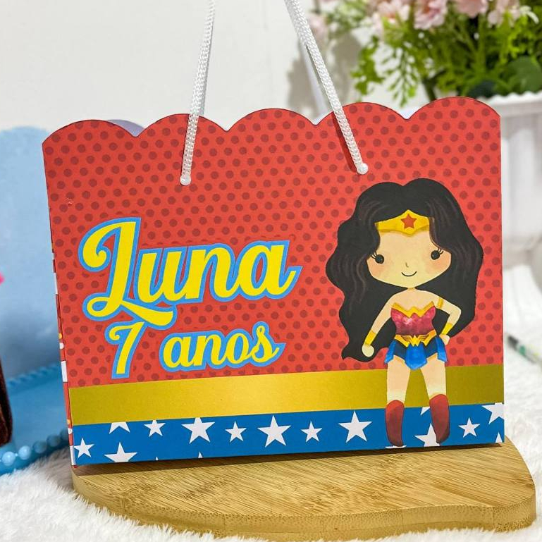 Sacolinha Surpresa Personalizada Pegue e Monte para Lembrança de Festa Mulher Maravilha