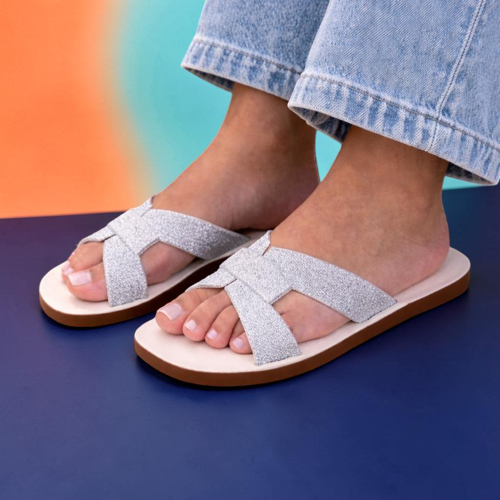 Chinelo Feminino Agata Leve com Laço Brilhoso e Bico Redondo - Achadinhos da Raq