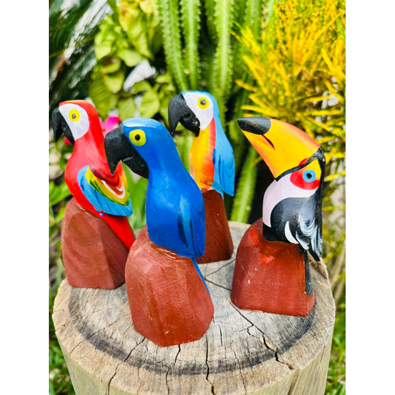 KIT MINI PÁSSAROS NO TOQUINHO DE MADEIRA PÁSSAROS ESCULPIDOS NA MADEIRA ARARA E TUCANO
