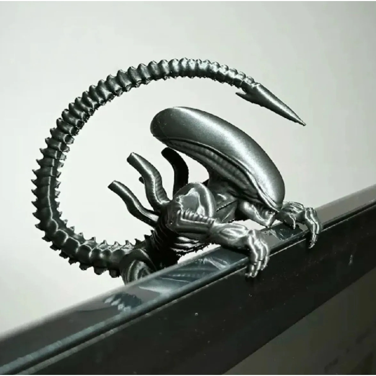 Boneco alien miniatura xenomorfo para colocar no monitor